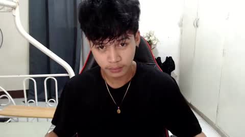 itzme_john online show from June 26, 8:39 am