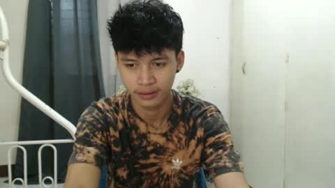 itzme_john online show from June 19, 5:02 am