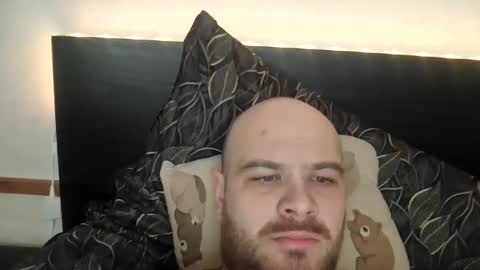 j4ku8 online show from April 2, 4:26 pm