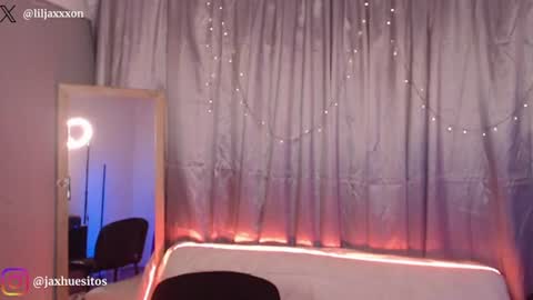 Hey im Jaxxxon check my info     online show from June 10, 1:12 pm