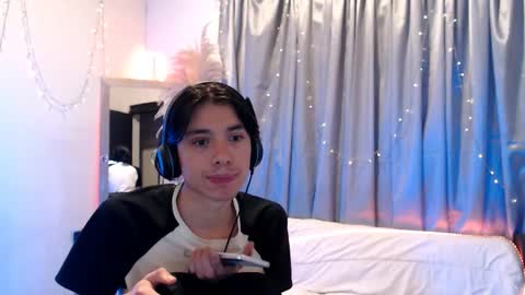 Hey im Jaxxxon check my info     online show from October 23, 7:56 am