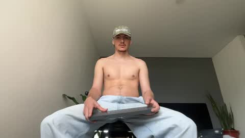 INDEPENDENT MODEL online show from March 30, 1:12 pm