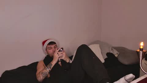 Snapshot of jackdesfeux chatting on December 25, 3:50 am Jack  online show from December 25, 3:50 am