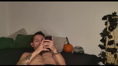 Snapshot of jackdesfeux chatting on October 2, 1:31 am Jack  online show from October 2, 1:31 am