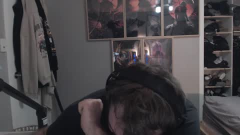 Snapshot of jacko19877777 chatting on February 13, 12:11 pm jacko19877777 online show from February 13, 12:11 pm