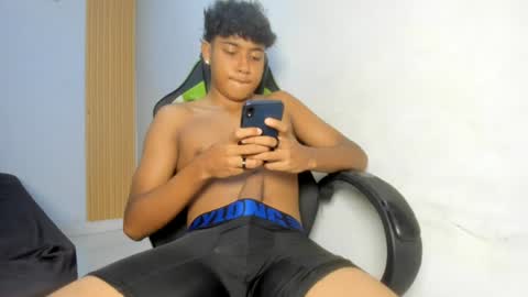 jacob_x21 online show from July 6, 7:38 pm