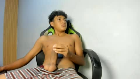 jacob_x21 online show from July 8, 9:19 pm