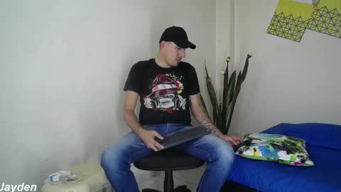 Jacob And Jayden online show from October 27, 7:05 pm