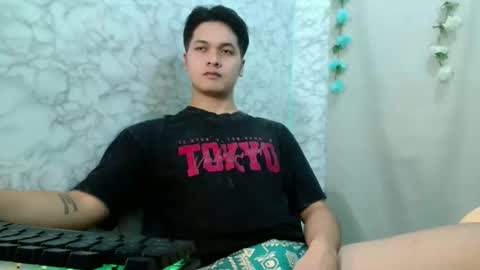 jade_halo online show from May 10, 12:39 pm