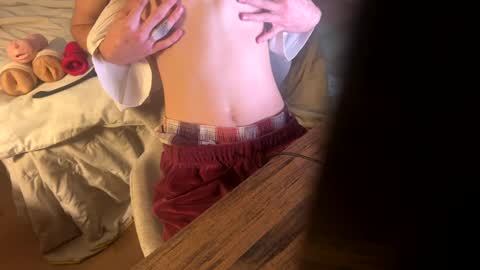 JonathanLamb online show from December 17, 12:01 am