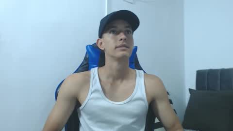 Hi guys im new 3 online show from February 6, 4:42 am