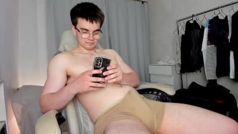 Hey there Im Jame online show from May 21, 4:11 pm