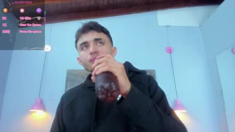 james_06_ online show from May 30, 11:32 am