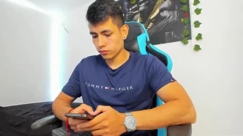 Jamess hott online show from January 17, 1:13 pm