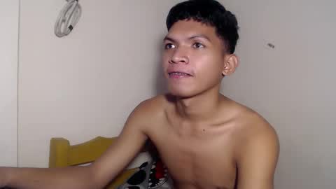 janlloyd04 online show from October 26, 7:10 am