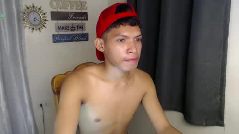 janlloyd04 online show from October 30, 8:27 am