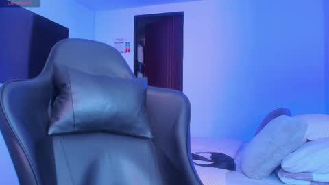 JBrooksXx online show from January 17, 3:26 pm