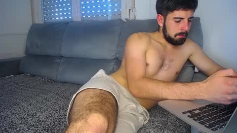 Javier  online show from December 17, 8:43 pm