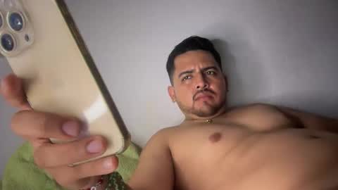 javiermichi online show from November 18, 5:00 am