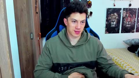 Javier online show from December 17, 5:36 pm