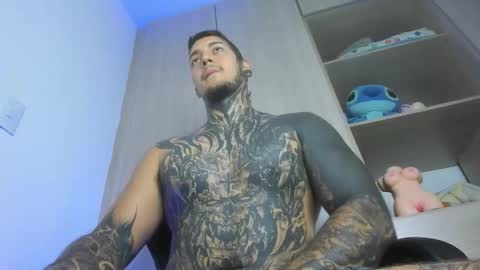 Michael independient model online show from March 24, 8:57 pm