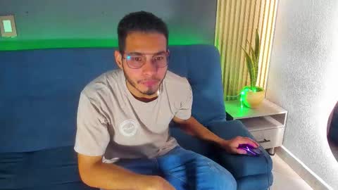 jay_brown69 online show from December 20, 8:16 pm