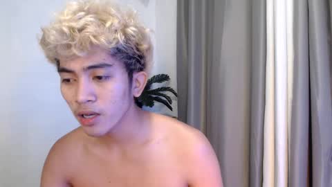 jaysee_hugecox online show from June 4, 9:37 am
