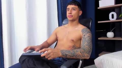 jaze_bradley online show from November 28, 11:45 am