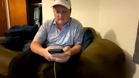 jbboy82 online show from December 3, 10:05 pm