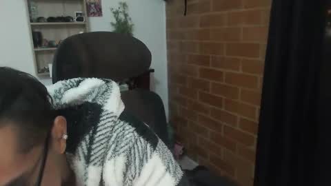 jblack_jwhite online show from June 11, 2:53 am