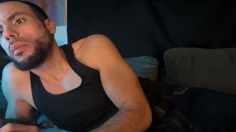 JcMax305 online show from February 10, 5:01 am