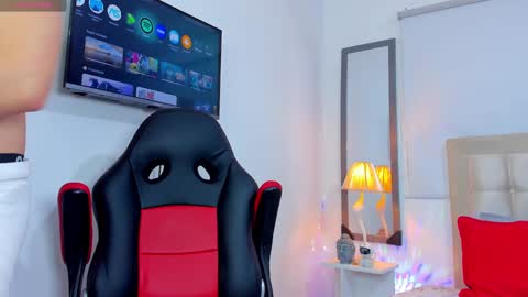 Snapshot of jdaniel_shellby chatting on February 19, 4:01 am jhon online show from February 19, 4:01 am