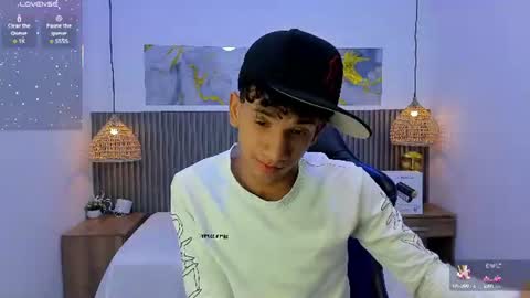 jdwhite18 online show from July 28, 4:09 am