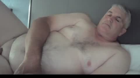 dadbody71 online show from August 1, 1:04 am