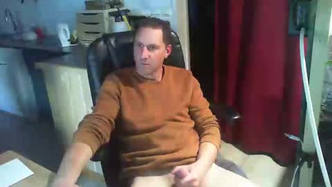 Snapshot of jef74700 chatting on December 11, 2:39 pm Jrme online show from December 11, 2:39 pm