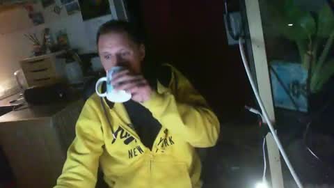 Snapshot of jef74700 chatting on December 10, 4:24 am Jrme online show from December 10, 4:24 am