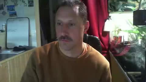 Snapshot of jef74700 chatting on March 1, 6:15 am Jrme online show from March 1, 6:15 am