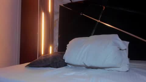 Snapshot of jeremmy_5_ chatting on March 11, 12:06 pm Jeremmy online show from March 11, 12:06 pm