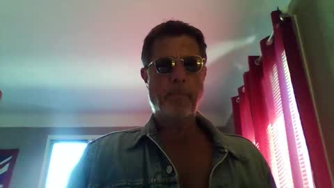 jerflor online show from April 5, 11:39 am