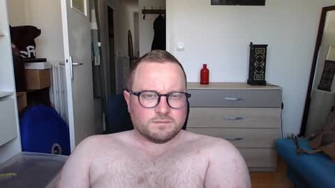 jeuneloup92 online show from June 14, 11:12 am
