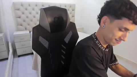 jhoanleandro online show from January 6, 4:27 am