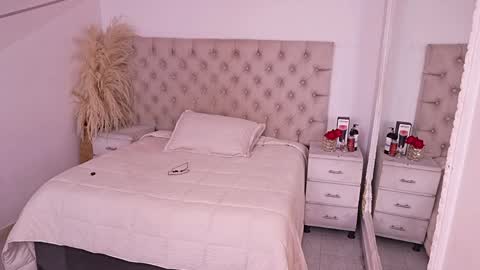 jhoanleandro online show from April 1, 9:44 am