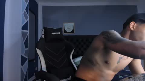 jhojan_steven online show from March 28, 5:29 am