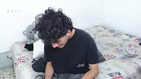 jhonay__cute online show from August 3, 7:40 am