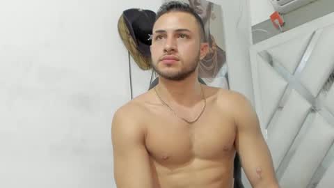 Snapshot of jhonny_flames7 chatting on January 24, 4:05 am jhonny online show from January 24, 4:05 am