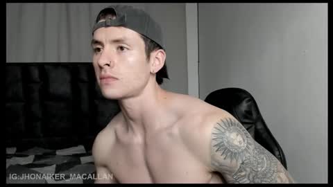 Jhonaiker online show from January 14, 3:33 am