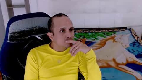 jhontorres018 online show from November 1, 3:32 am