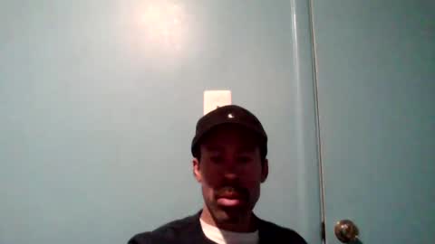 Snapshot of jmb525 chatting on December 22, 3:33 am jmb525 online show from December 22, 3:33 am