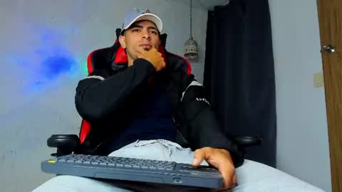 IGJmortton online show from July 24, 8:43 am