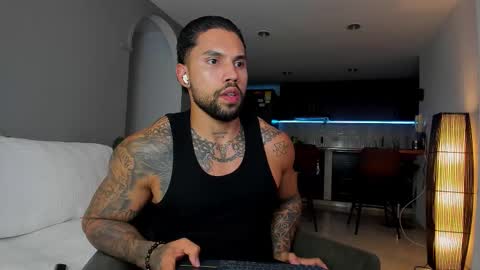 joe_esthetic online show from November 18, 8:34 pm